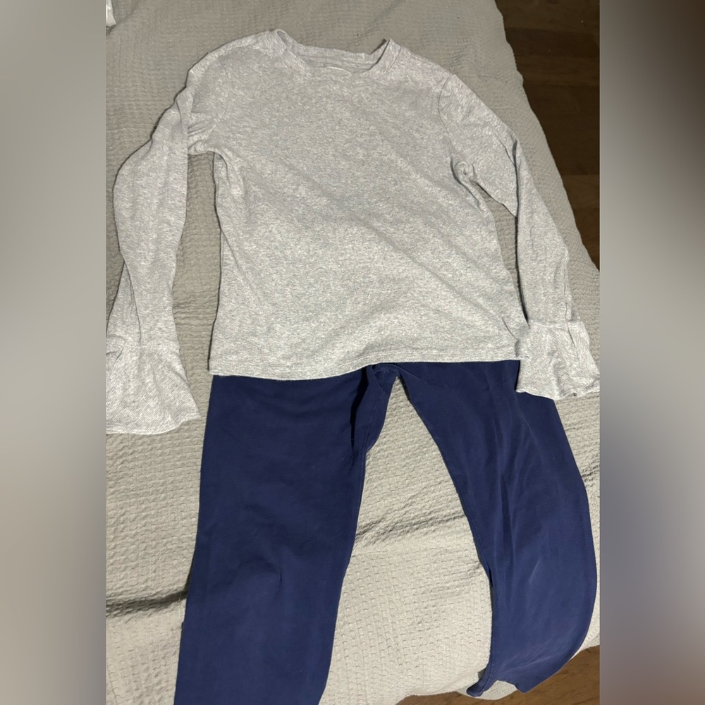 Free Assembly Top and Cat & Jack Bottom, Size: Large(10/12), EUC